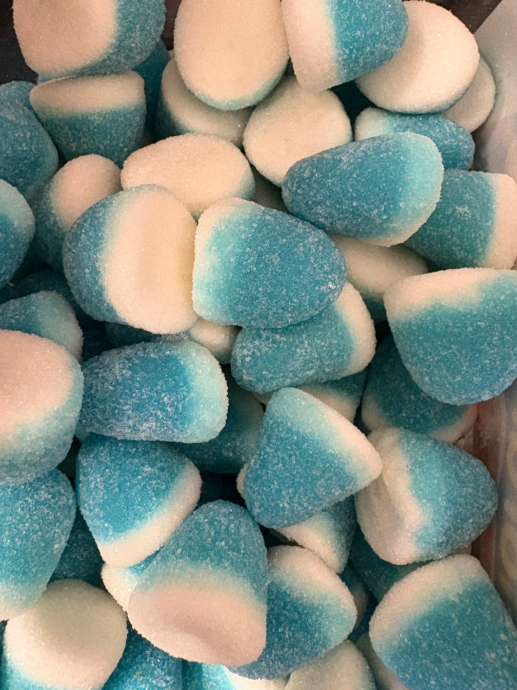 100g blue raspberry puffs