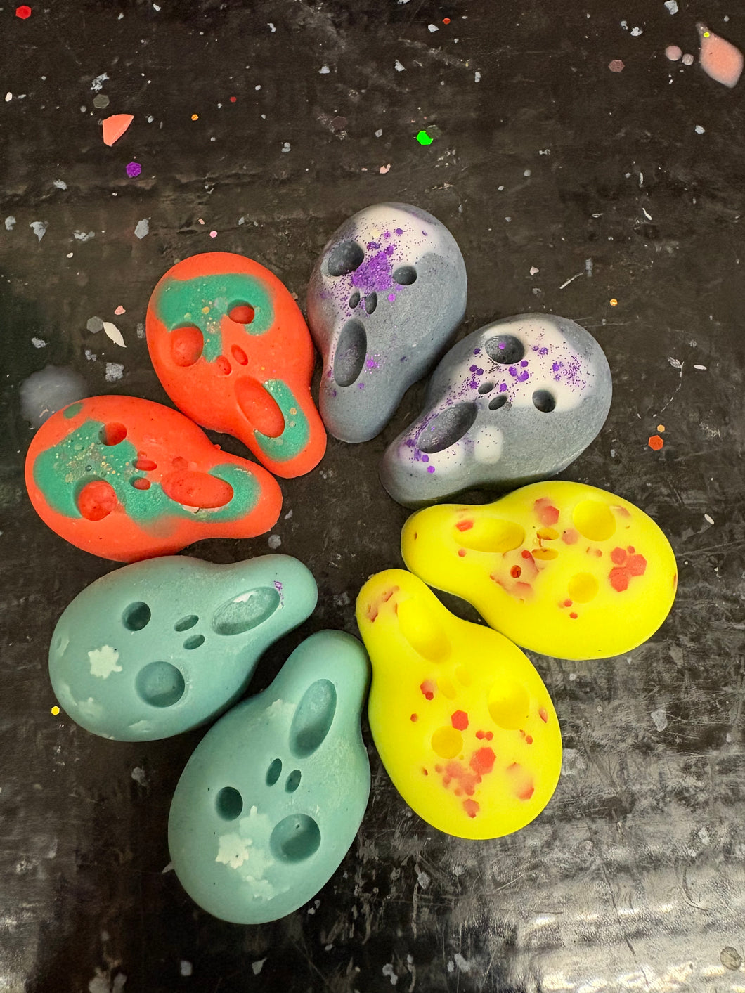 2 pack ghost shapes