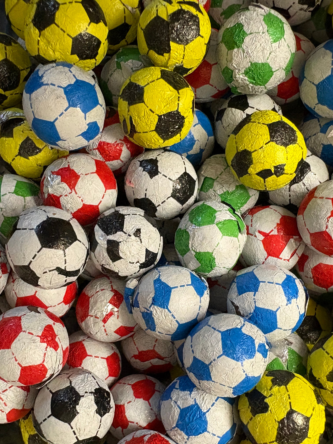 100g chocolate footballs